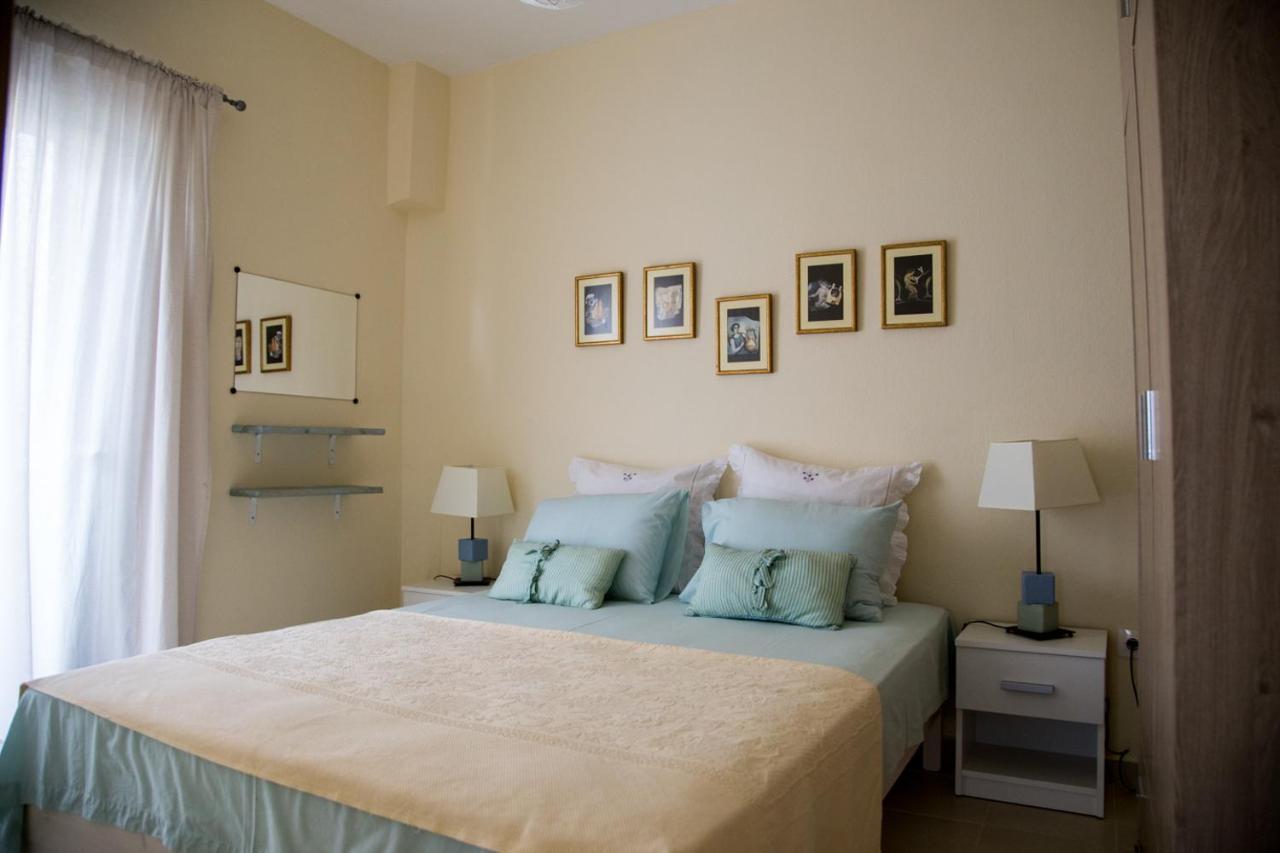 Blue Theros Apartments Paralia Dionisiou Extérieur photo