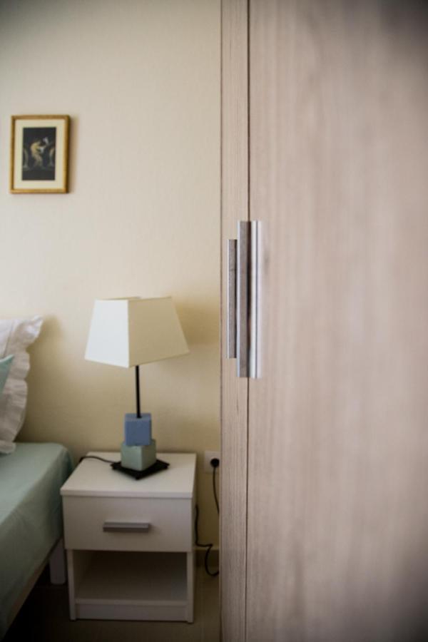 Blue Theros Apartments Paralia Dionisiou Extérieur photo