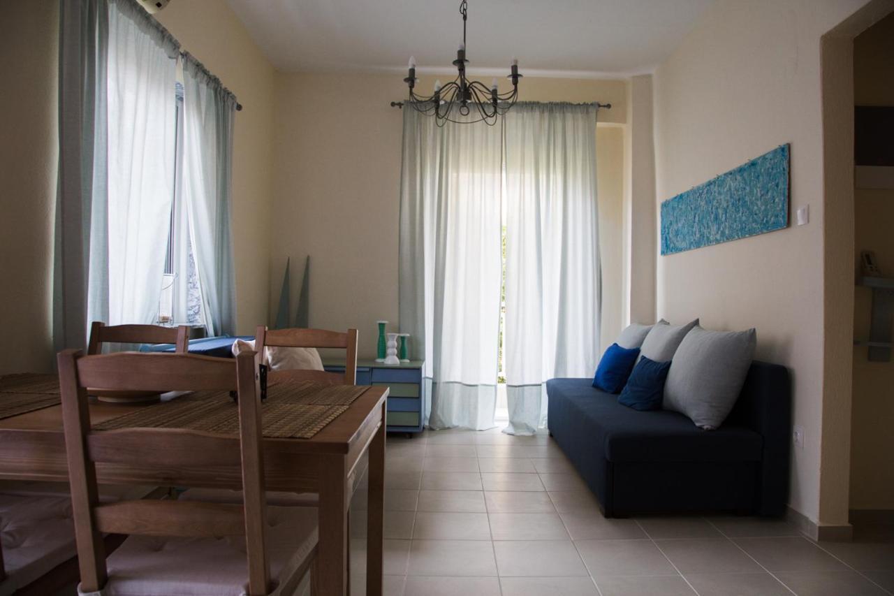 Blue Theros Apartments Paralia Dionisiou Extérieur photo