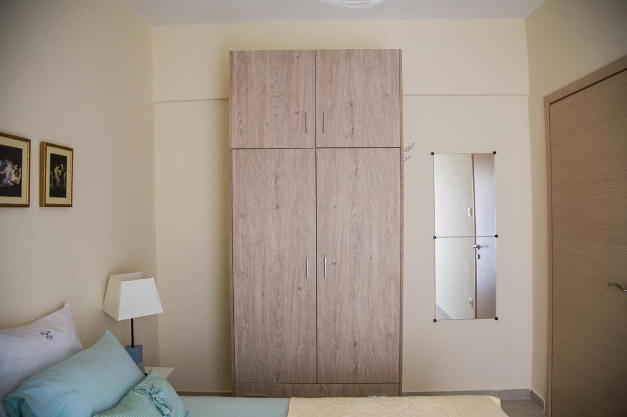 Blue Theros Apartments Paralia Dionisiou Extérieur photo
