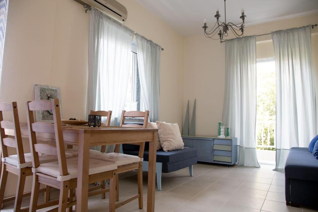Blue Theros Apartments Paralia Dionisiou Extérieur photo